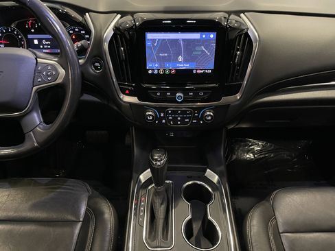 Used 2020 Chevrolet Traverse LT w/ LT Premium Package AWD/4WD image 17