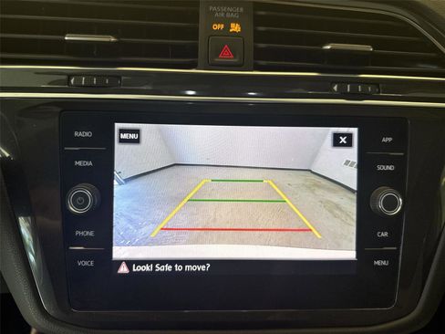 Used 2020 Volkswagen Tiguan SE w/ Panoramic Sunroof Package AWD/4WD image 23