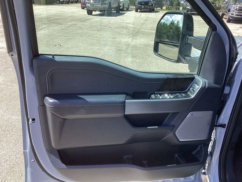 Used 2025 Ford F250 Lariat w/ Black Appearance Package AWD/4WD image 23
