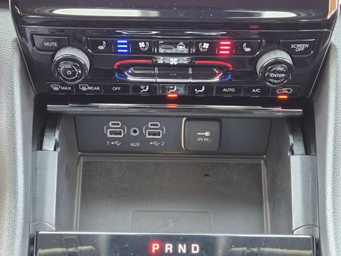 Used 2023 Jeep Grand Cherokee L Limited w/ Luxury Tech Group II RWD image 19