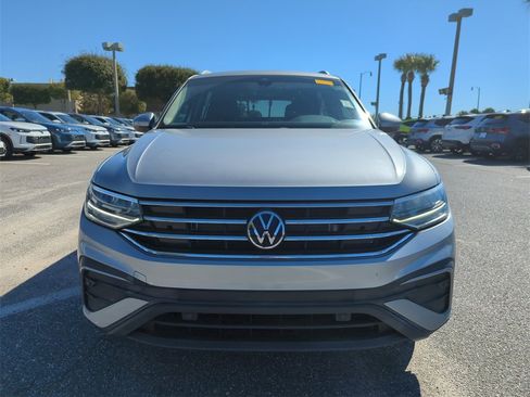Used 2022 Volkswagen Tiguan SE image 11