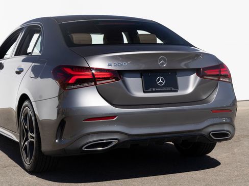 Used 2022 Mercedes-Benz A 220 image 8