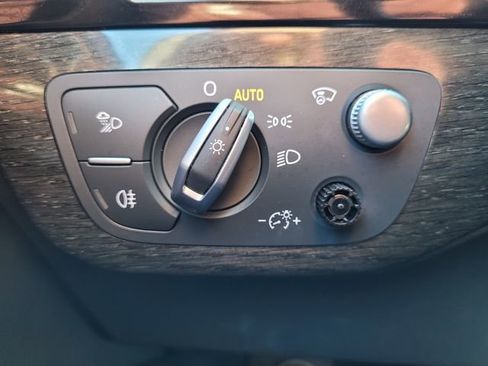 Used 2019 Audi Q7 3.0T Prestige image 22