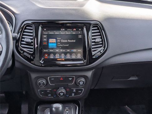 Used 2019 Jeep Compass Limited image 17
