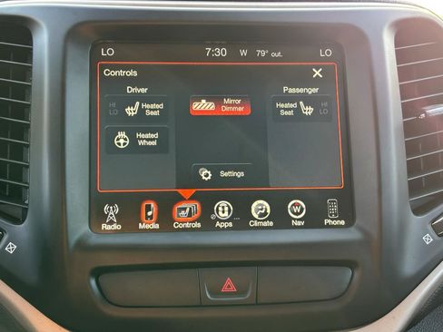 Used 2017 Jeep Cherokee Limited AWD/4WD image 26