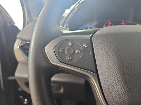 Used 2023 Chevrolet Traverse LT FWD image 23
