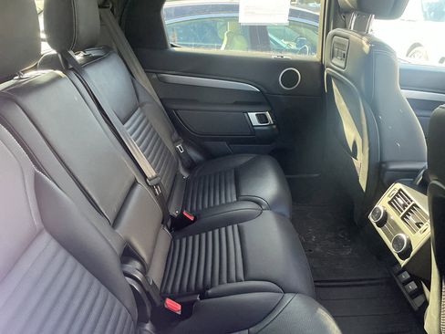 Used 2024 Land Rover Discovery Dynamic SE image 5