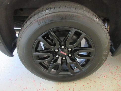 Used 2021 GMC Sierra 1500 Elevation w/ LPO, Elevation Black Package image 24