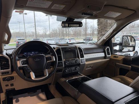 Used 2019 Ford F250 Lariat w/ Lariat Ultimate Package image 21