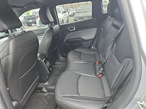 Used 2024 Jeep Compass Latitude AWD/4WD image 14