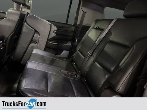 Used 2015 Chevrolet Suburban LT w/ Luxury Package image 33