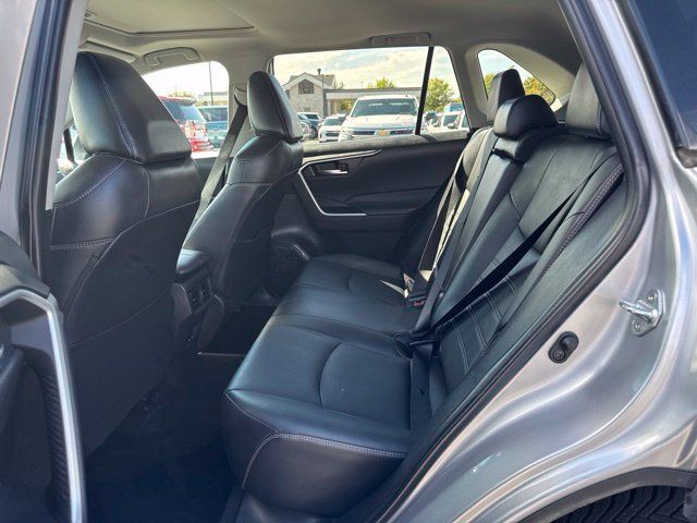 Used 2022 Toyota RAV4 XLE Premium AWD/4WD image 15