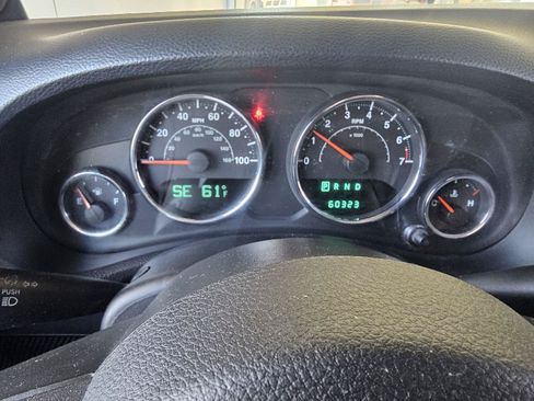Used 2013 Jeep Wrangler Sahara w/ Connectivity Group AWD/4WD image 18