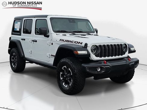 Used 2025 Jeep Wrangler Unlimited Rubicon AWD/4WD image 1