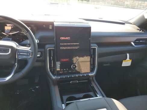 New 2026 GMC Yukon XL Denali w/ Denali Reserve Package image 14