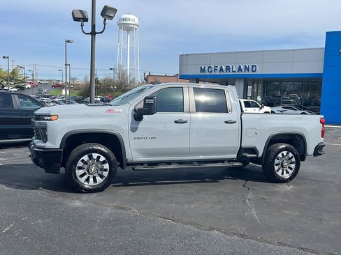 Used 2025 Chevrolet Silverado 2500 Custom w/ Custom Value Package image 2