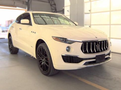 Used 2019 Maserati Levante GranLusso AWD/4WD image 2