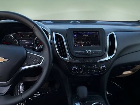 Used 2022 Chevrolet Equinox LT FWD image 11