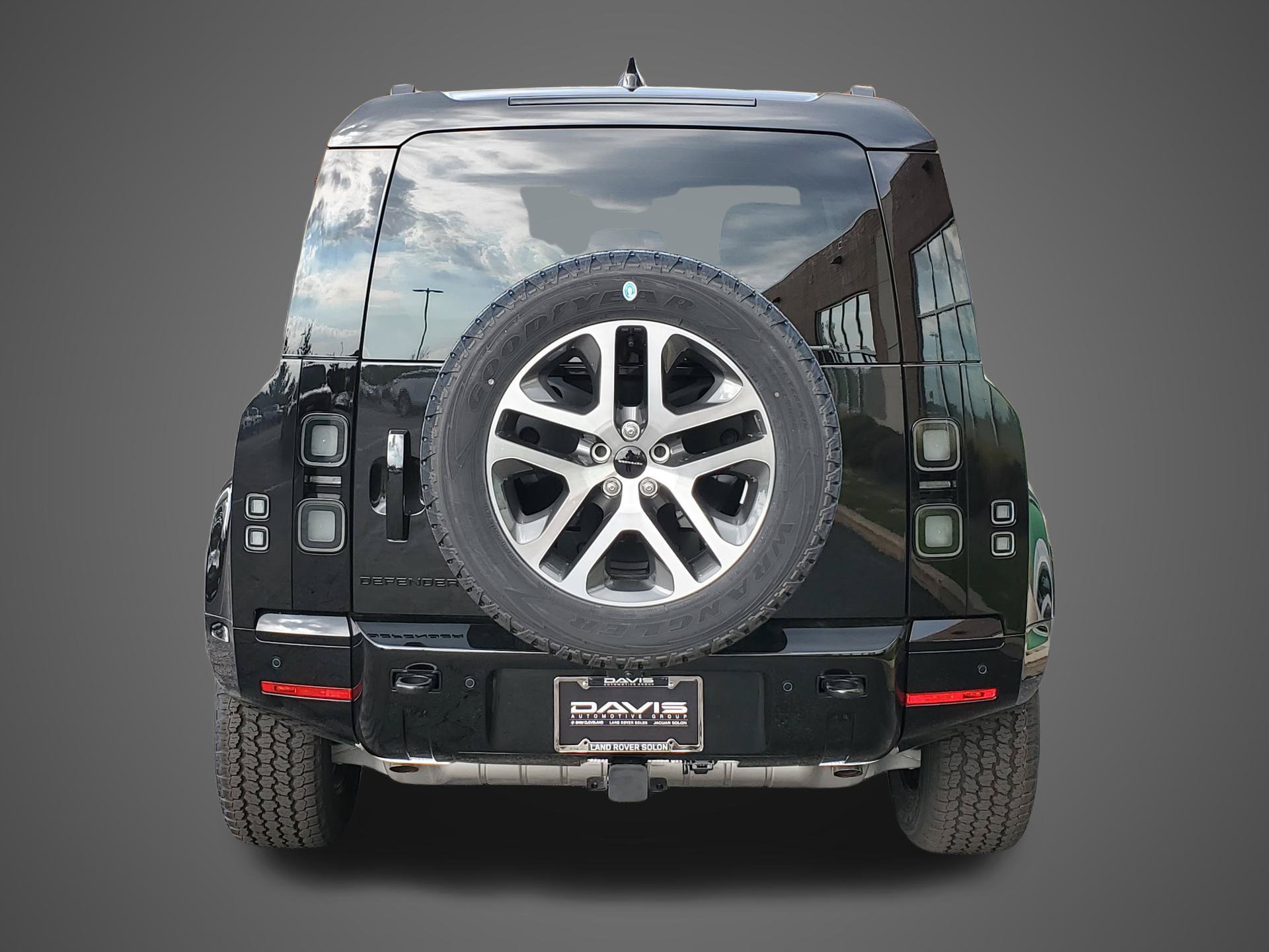 New 2026 Land Rover Defender 110 X-Dynamic SE AWD/4WD image 6