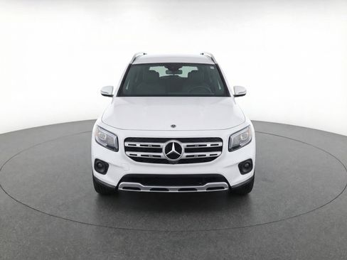 Used 2025 Mercedes-Benz GLB 250 image 2