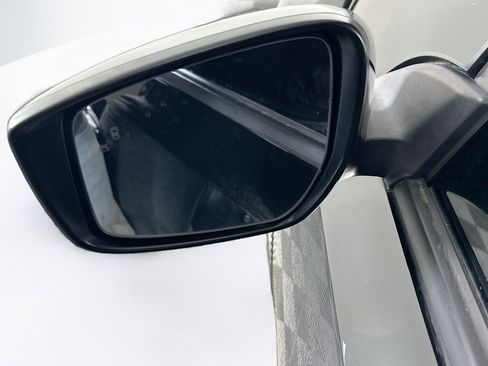 Used 2023 Nissan Leaf S image 16