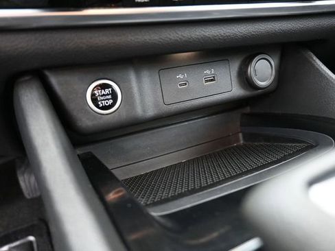 Used 2022 Nissan Rogue SV image 29