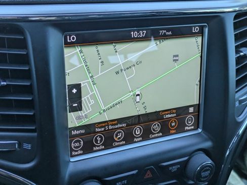 Used 2018 Jeep Grand Cherokee Altitude AWD/4WD image 14