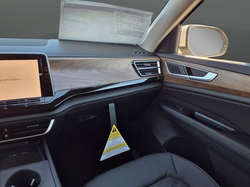 New 2026 Volkswagen Atlas SE image 18