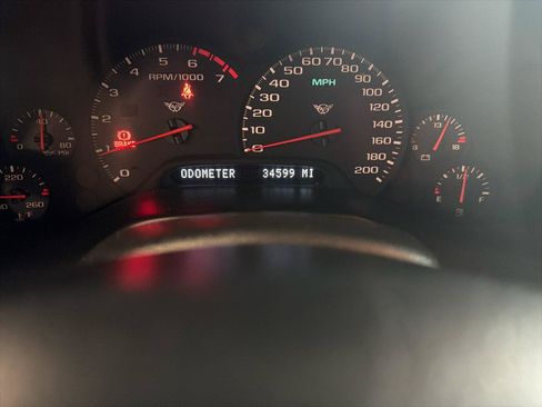 Used 1999 Chevrolet Corvette Coupe RWD image 18