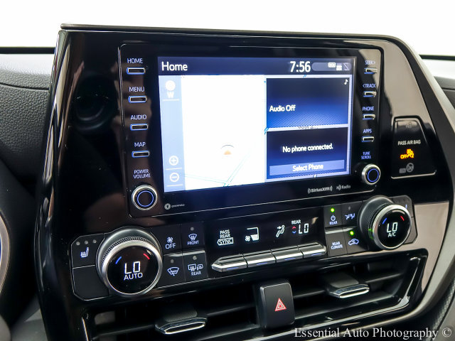 Used 2020 Toyota Highlander XLE AWD/4WD image 16