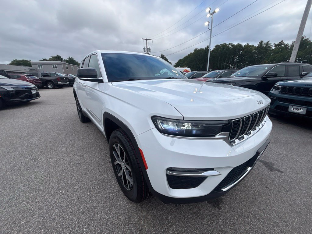 Certified 2024 Jeep Grand Cherokee Limited AWD/4WD image 7