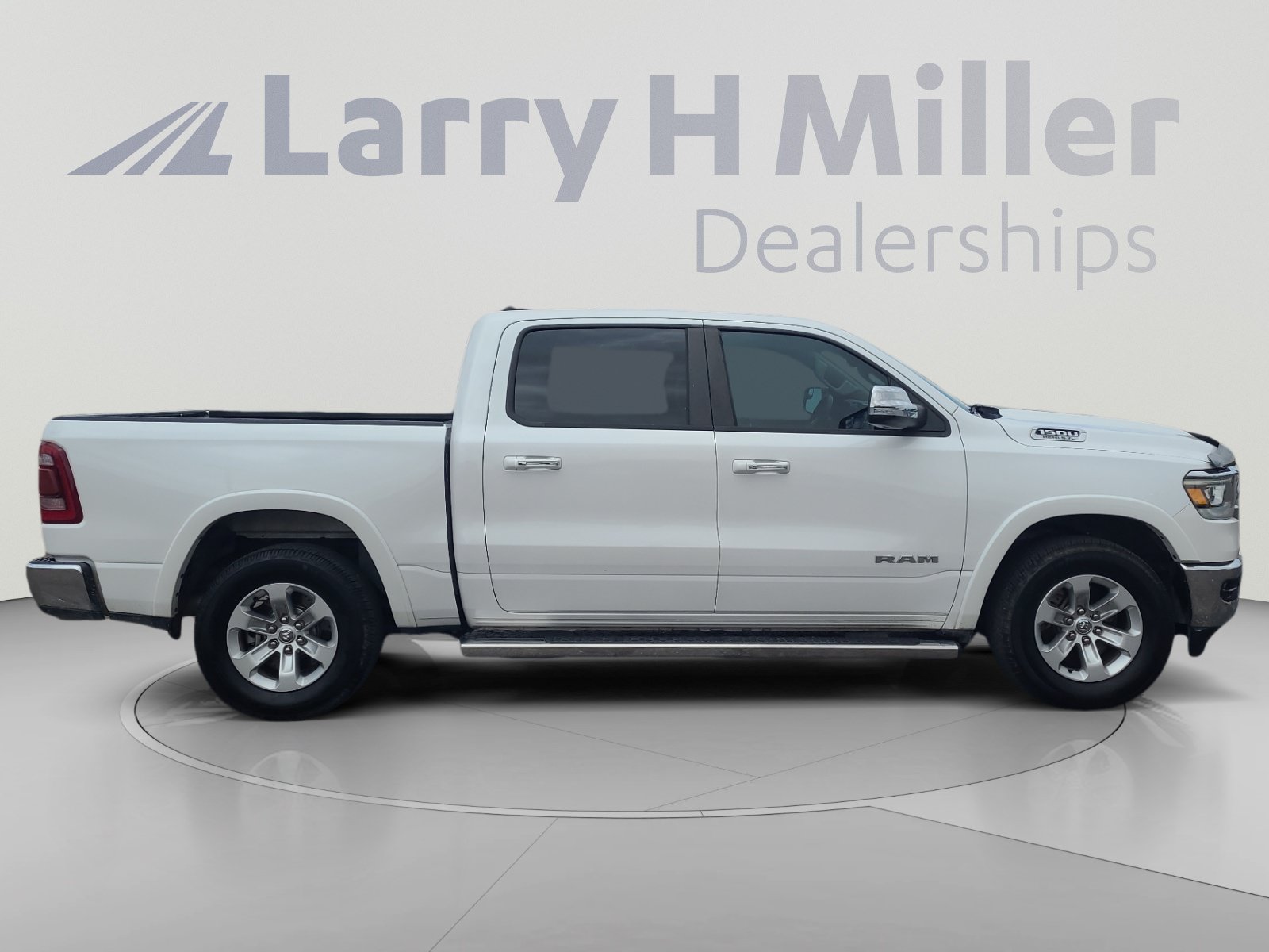 Used 2020 RAM 1500 Laramie AWD/4WD image 6