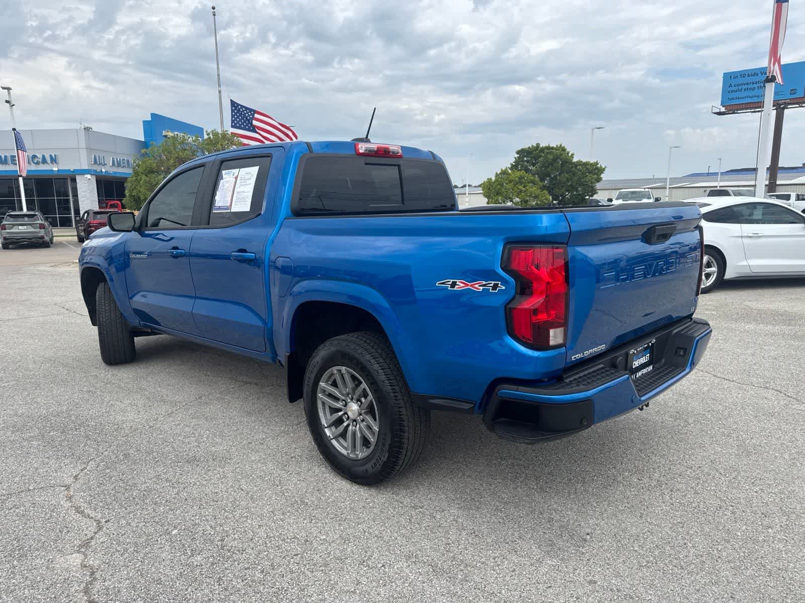 Used 2024 Chevrolet Colorado LT w/ LT Convenience Package AWD/4WD image 3