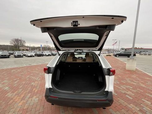 Used 2022 Toyota RAV4 LE image 30