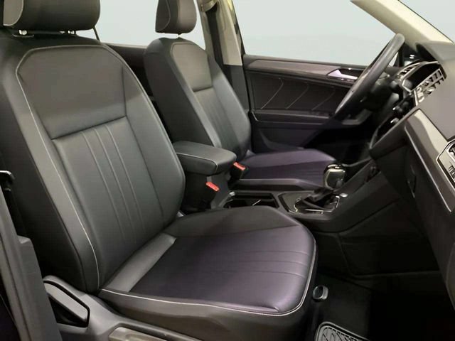 Used 2023 Volkswagen Tiguan SE w/ Panoramic Sunroof Package FWD image 85