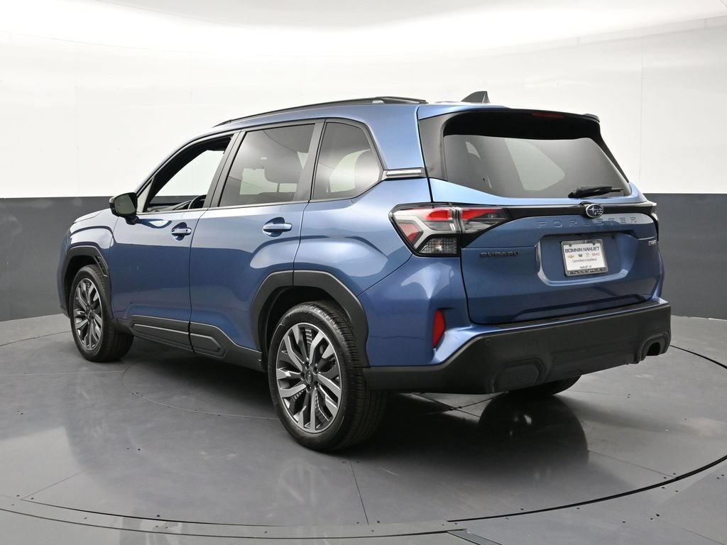 Used 2025 Subaru Forester Touring AWD/4WD image 3