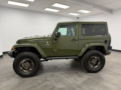Used 2016 Jeep Wrangler Sahara AWD/4WD image 4