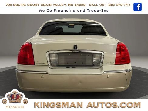 Used 2004 Lincoln Town Car Ultimate RWD image 5