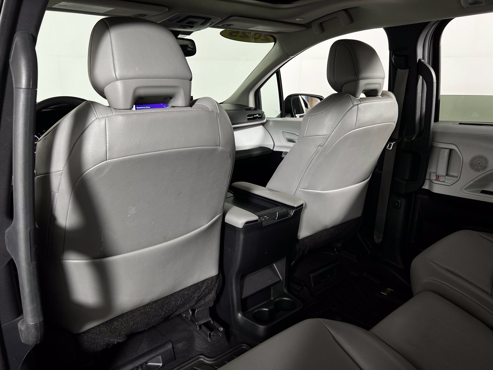 Certified 2025 Toyota Sienna XLE FWD image 22