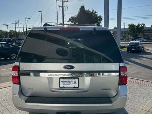 Used 2017 Ford Expedition XLT w/ Equipment Group 202A RWD image 11