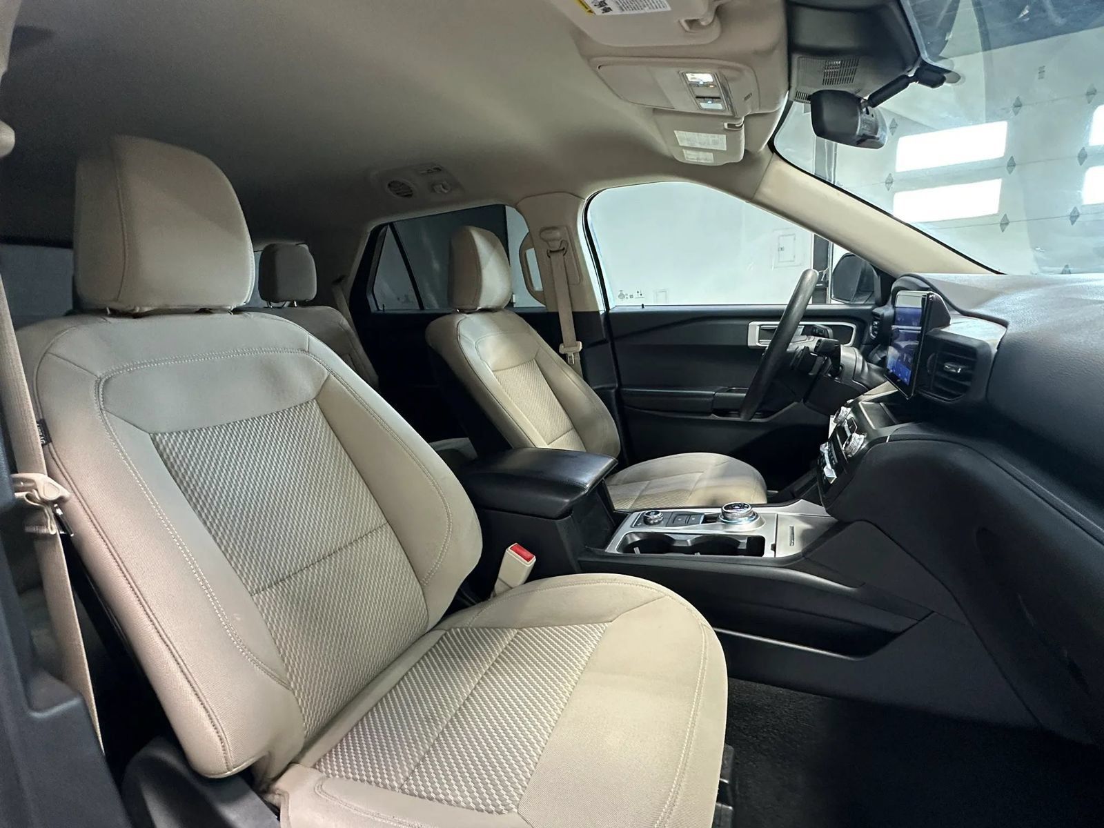Used 2020 Ford Explorer 4WD w/ Class III Trailer Tow Package image 22