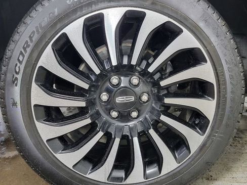 Used 2024 Lincoln Navigator L Black Label AWD/4WD image 10