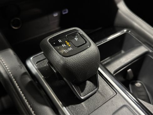 Used 2025 Nissan Pathfinder SV AWD/4WD image 32
