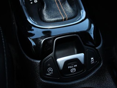 Used 2020 Jeep Compass Limited image 24