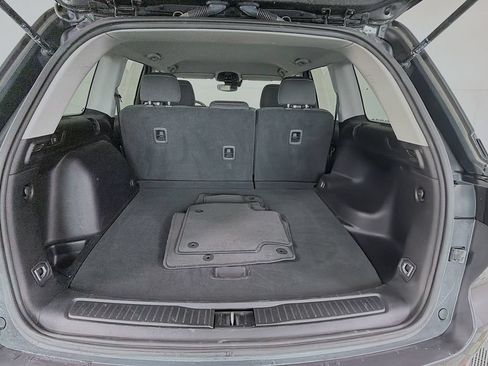 Used 2024 Jeep Grand Cherokee Laredo RWD image 28
