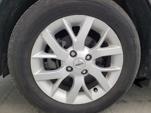 Used 2017 Nissan Versa SV w/ SV Special Edition Package image 31