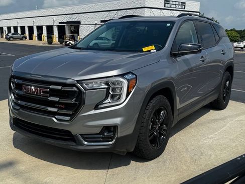 Used 2024 GMC Terrain AT4 AWD/4WD image 3