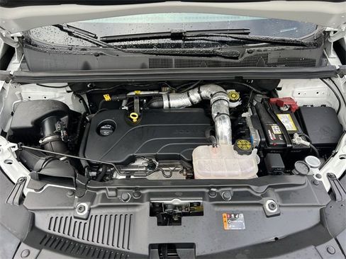 Used 2022 Chevrolet Trax LT w/ LT Convenience Package image 27