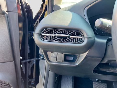 Used 2024 Honda HR-V EX-L image 10