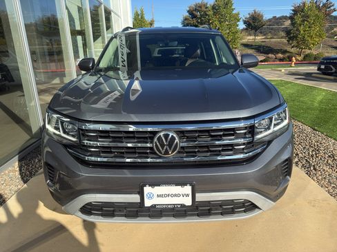 Used 2022 Volkswagen Atlas SE image 2